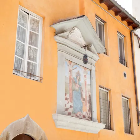 Mansion in Lucca near Via Fillungo
