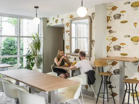 Aparthotel Adagio Access Nantes Viarme Отели рядом с достопримечательностью «Audencia Bachelors»