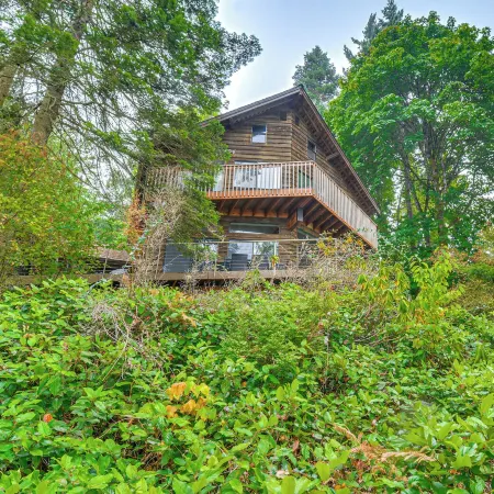 Waterfront Bainbridge Island Home: Stunning Views!
