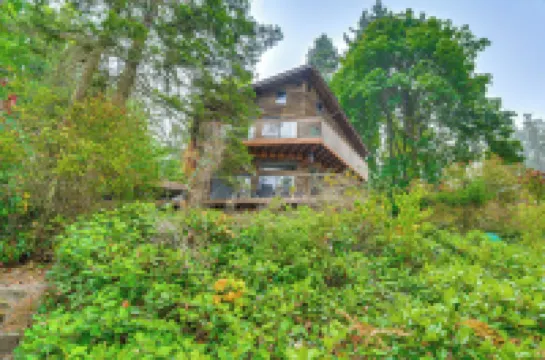 Waterfront Bainbridge Island Home: Stunning Views!