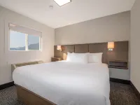 Coast Penticton Hotel โรงแรมในเพนติกตัน