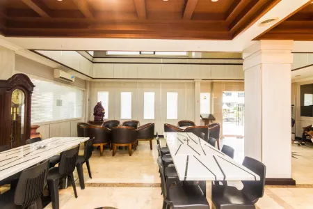 Kita Hotel Tanjungpinang Отели в г. Tanjung Pinang Kota