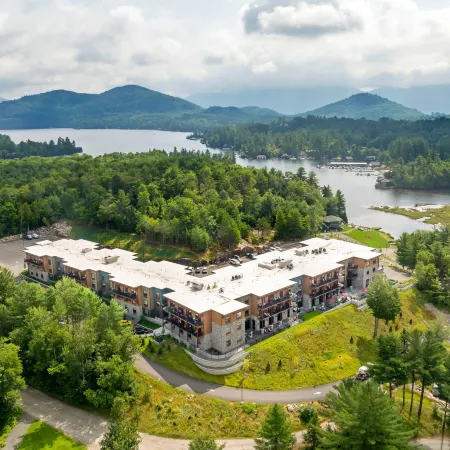 Cambria Hotel Lake Placid - Lakeside Resort