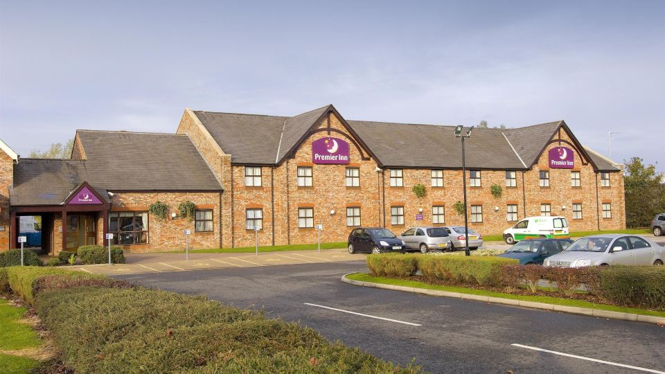 Premier Inn Wigan (M6, J25)