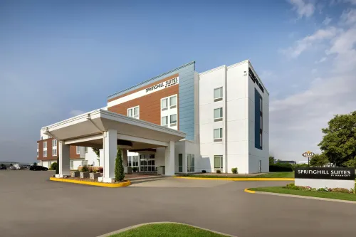 SpringHill Suites Wichita Airport - Nouto- ja jättöpalvelut