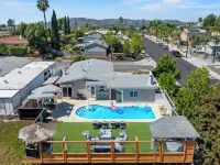 The Sky Lounge Hotels in La Mesa