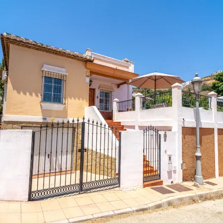 Villa in Tamango Hill near Playa Güilche
