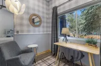 Spacious Studio, Large Deck w/ Firepit, couch and seating; Huge shower