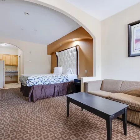 Deluxe Inn & Suites