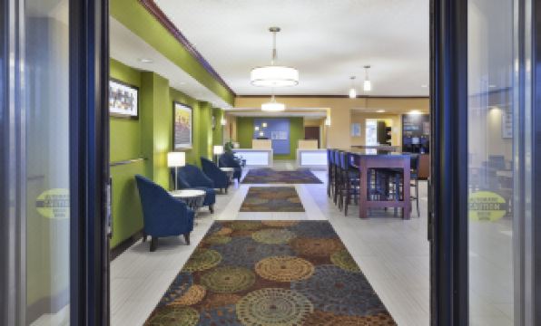 Holiday Inn Express & Suites CIRCLEVILLE by IHG