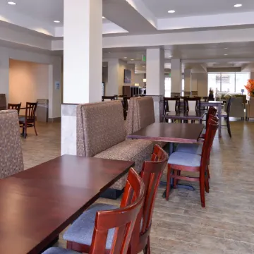 Holiday Inn Express & Suites WILLIAMS by IHG