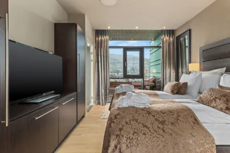 Quality Hotel Ulstein Отели в г. Gursken