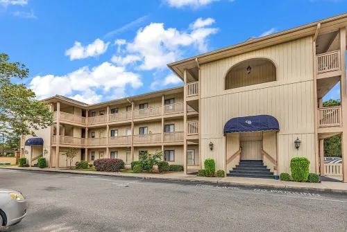 Cute Little River Condo, Newly updated 2 bedrooms 3 beds, sleeps 4-5