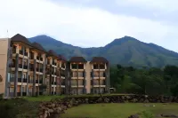 Baobab Safari Resort Hoteles en Prigen