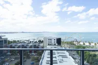 Oaks R Suites Geelong - Ocean View