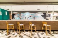 Holiday Inn LEEDS - BRIGHOUSE by IHG - bar