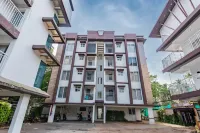 Ambalath Maple Leaves - Hostel Hotel di 