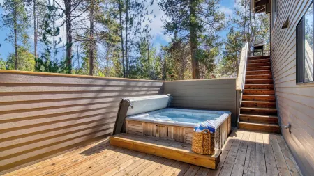 Tanner by Avantstay Modern Cascades Escape