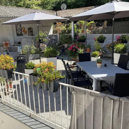 2 Bed Apt Sleeps 5 - Rooftop Terrace, Wifi