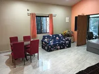 Whispering Palm Parra Hotels in Parra