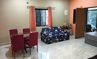 Whispering Palm Parra