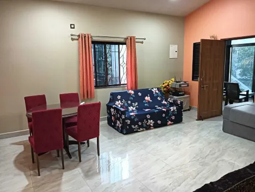 Whispering Palm Parra Hotels in Parra