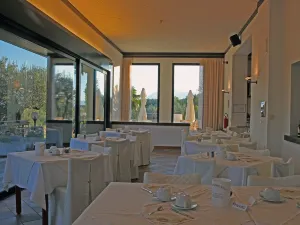 호텔 이데알 시르미오네