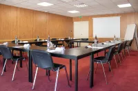 Brit Hotel Agen - L'Aquitaine Hotel a Layrac