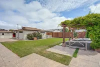 Private Zen Garden + Fireplace: Chic Hayward Oasis - 3-Star
