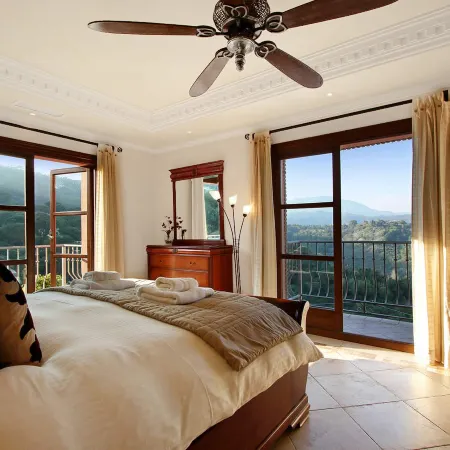 FREE €650 Daily Lux Pack - 6/7 Bed Villa, 20m Pool