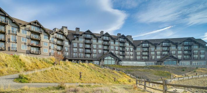 CLE Elum Condo with Pool Access and Mountain Views Hotels in Kittitas County
