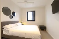 Comfy 2-bedroom Apartment With a Clyde River View - Lejligheder