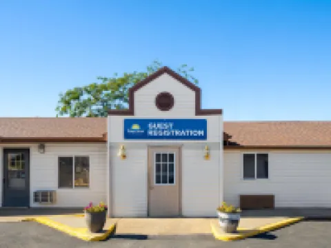 Days Inn by Wyndham Jamestown Hotels in Jamestown