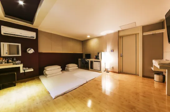 Hotel River Hotels in Namwon-si
