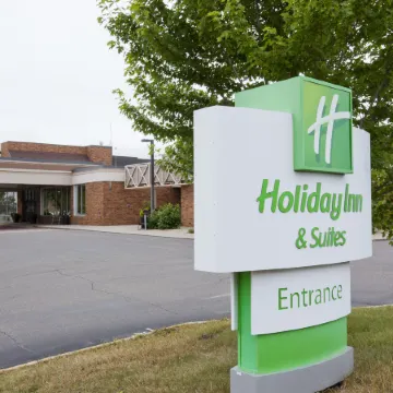 Holiday Inn & Suites ST. CLOUD by IHG