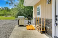 Secluded Poconos Cabin with Fire Pit on 75 Acres! - spa