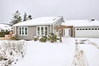 Anacortes Home w/ Views of Puget Sound - Parkplatz