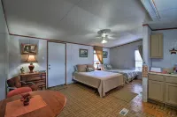 Quiet Utopia Retreat: Deck & Hill Country Views - 3-Star