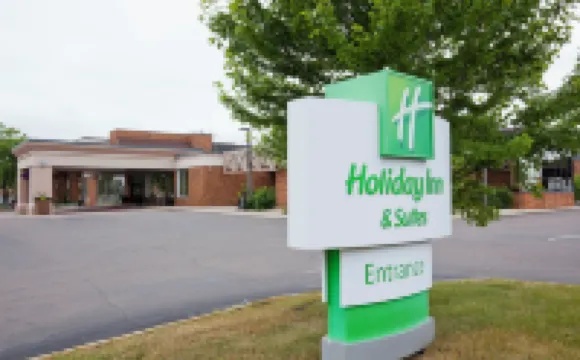Holiday Inn & Suites ST. CLOUD by IHG
