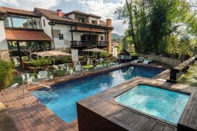 Hotel Cuevas