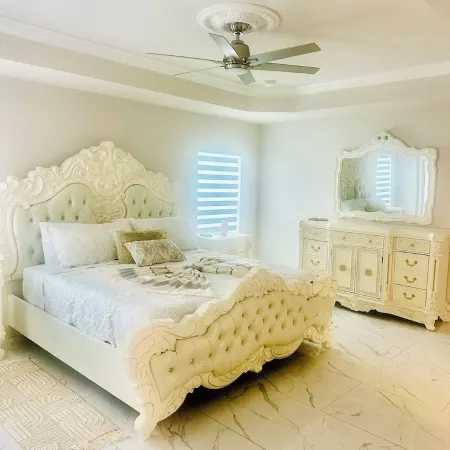 Heated Pool with saltwater system 1.6 mi to Weeki Wachee