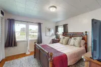 Work & Play! Home 1 Mi to Dtwn & Central Market