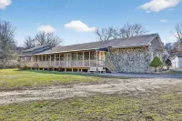 Hidden Lakefront Gem on a Gated Countryside Escape Hotels in Central Valley