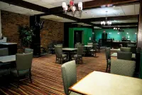 Albany Plaza Hotel - Desayuno