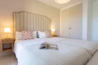 Exclusive 2BD Apartment Heated Pool Flamingos Golf - balcony