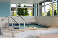 Holiday Inn Express & Suites MADISON WEST - MIDDLETON by IHG - Bathtub