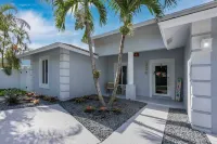 Coastal Splash / 4Br Pool/Golf Cart 5 Mins to DT - شرفة