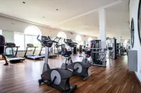 Suites Hôtel les Charmilles & Spa - Gym