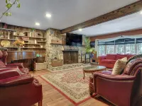 3 Mi to Mount Snow: Spacious West Dover Home Hotels in Dover