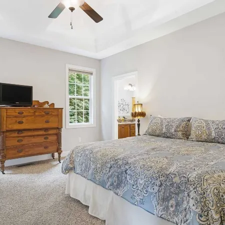 Fairview Vista by AvantStay